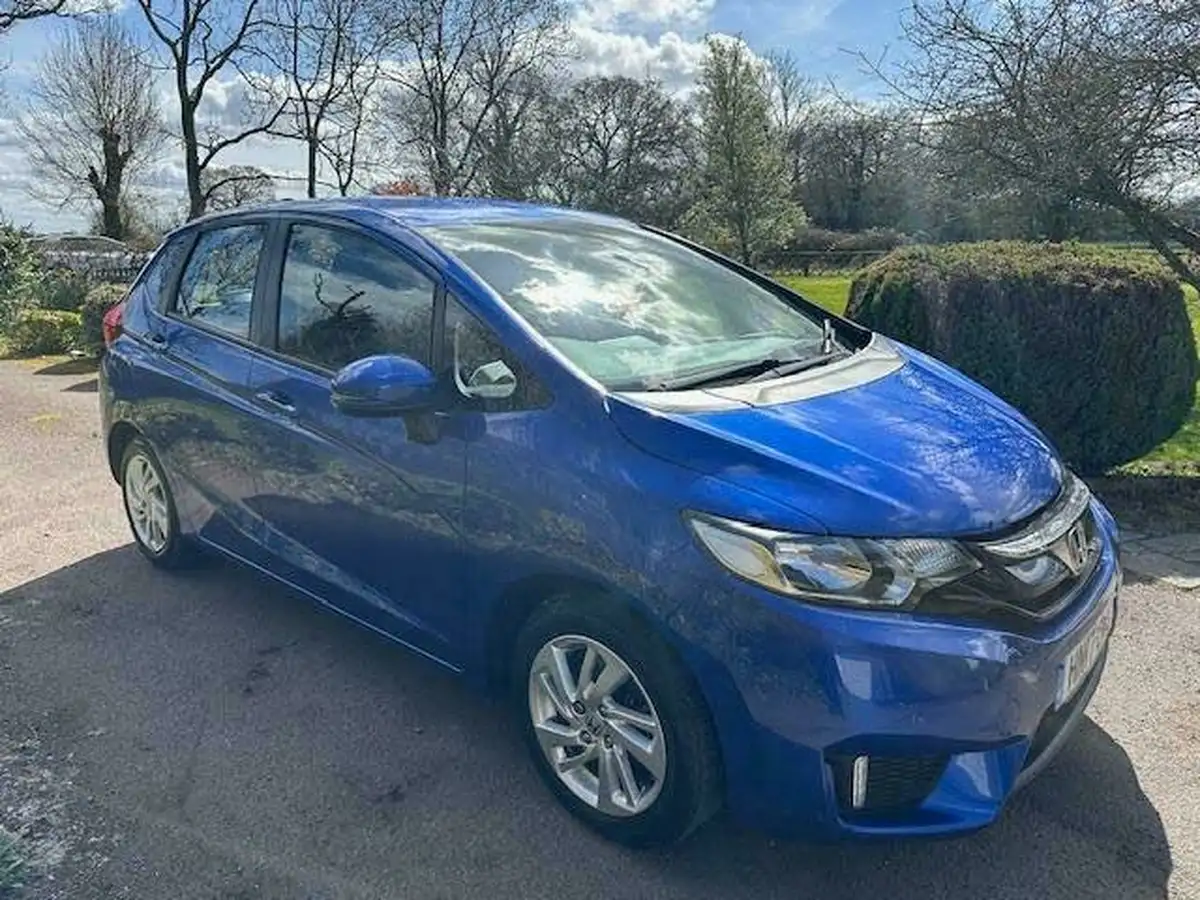 2017-honda-jazz-13-i-vtec-se-cvt-big-4