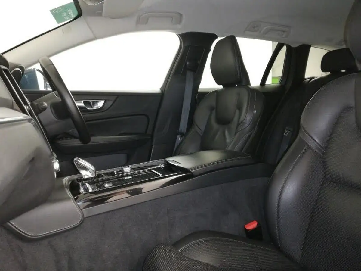 2020-volvo-v60-20-t6-inscription-big-4