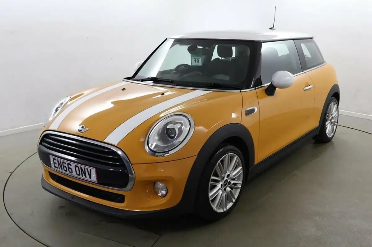 2017-mini-cooper-15td-cooper-d-ss-hatchback-3d-big-0