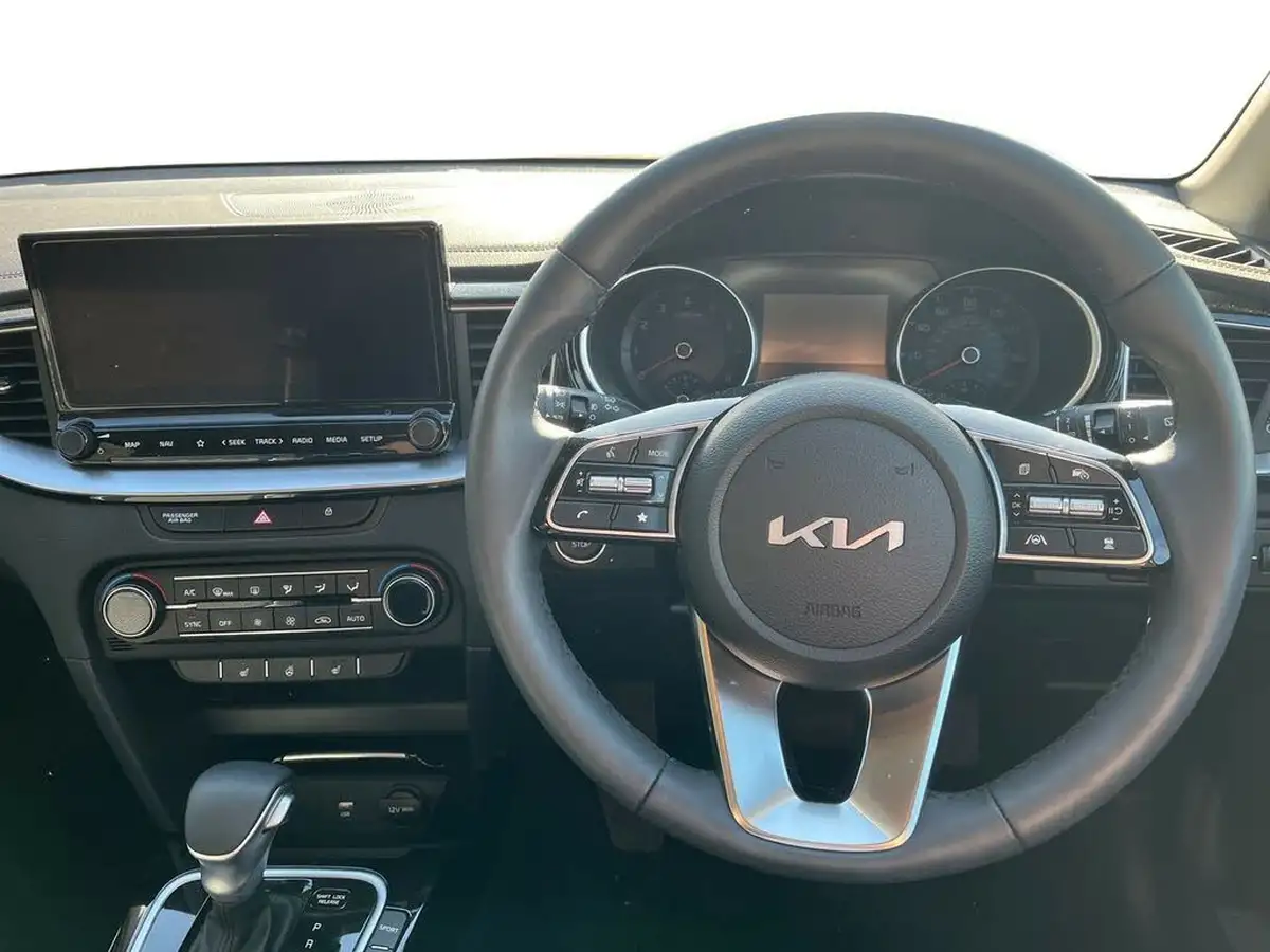 2024-kia-xceed-15-t-gdi-3-dct-big-10