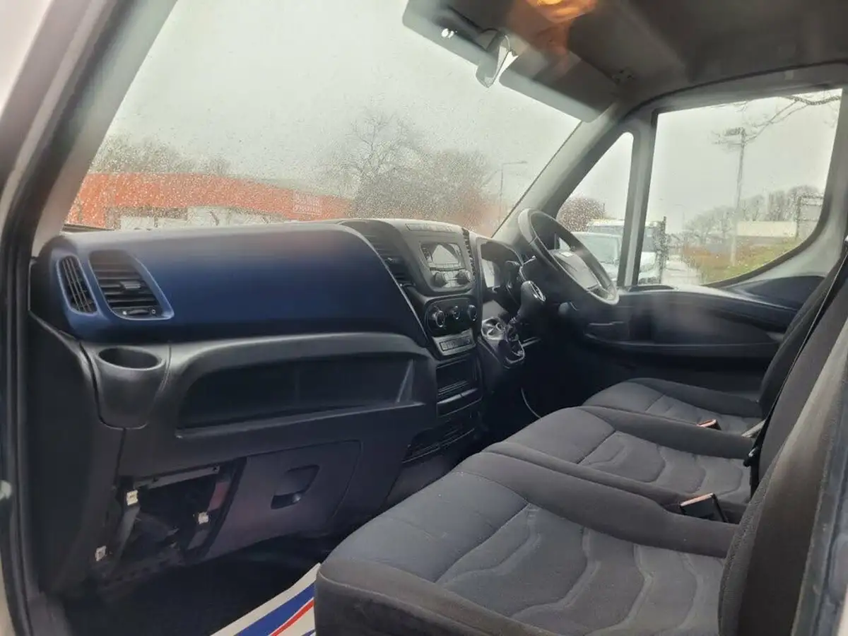 2019-iveco-daily-s-class-23td-35s14v-3520lmm-h3-big-12