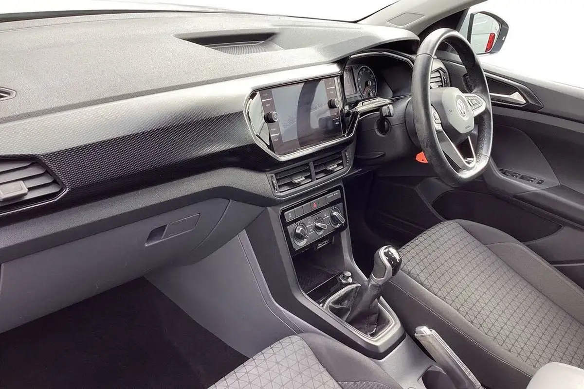 2020-volkswagen-t-cross-10-tsi-se-115ps-big-34