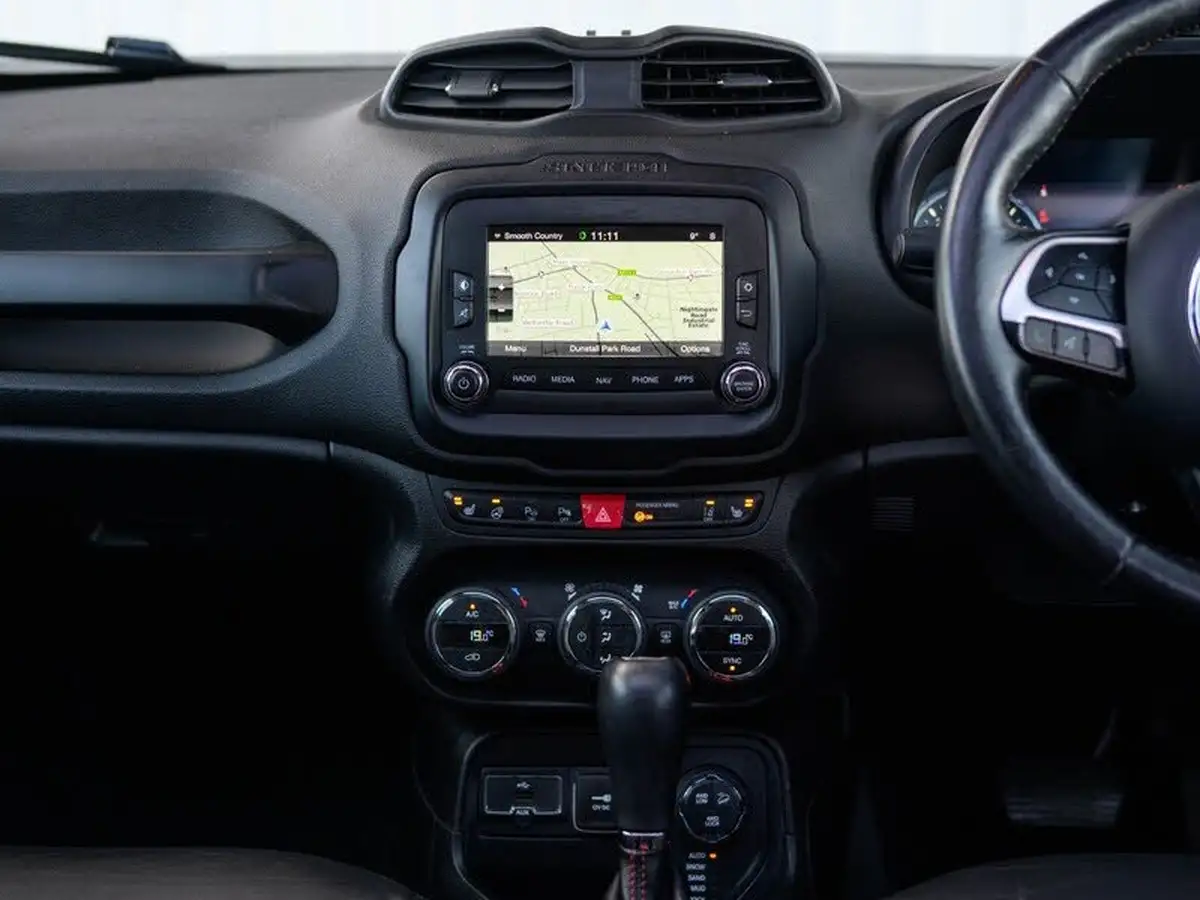 2016-jeep-renegade-20multijet-ii-trailhawk-big-32