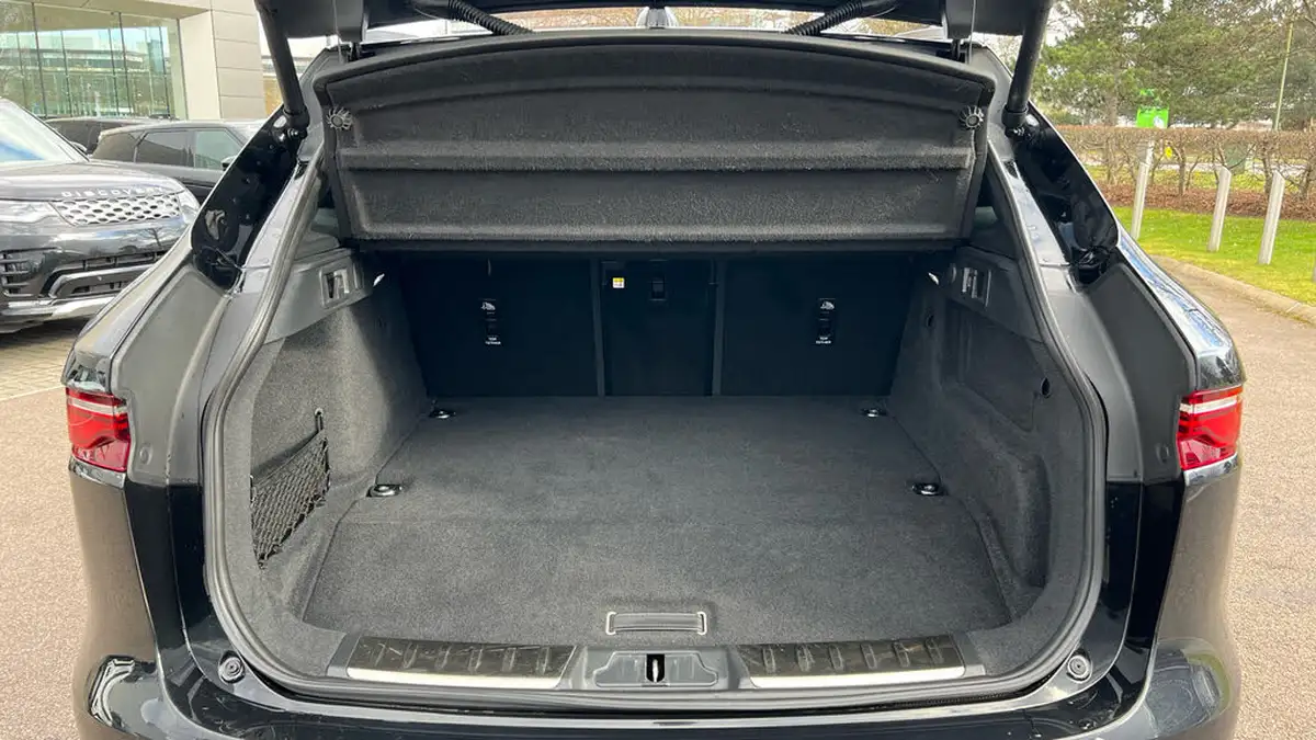 2023-jaguar-f-pace-20-p250-r-dynamic-hse-black-big-9