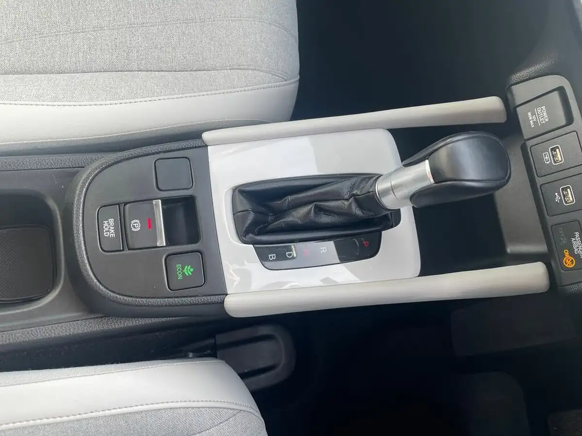 2021-honda-jazz-15-i-mmd-ex-107ps-big-23