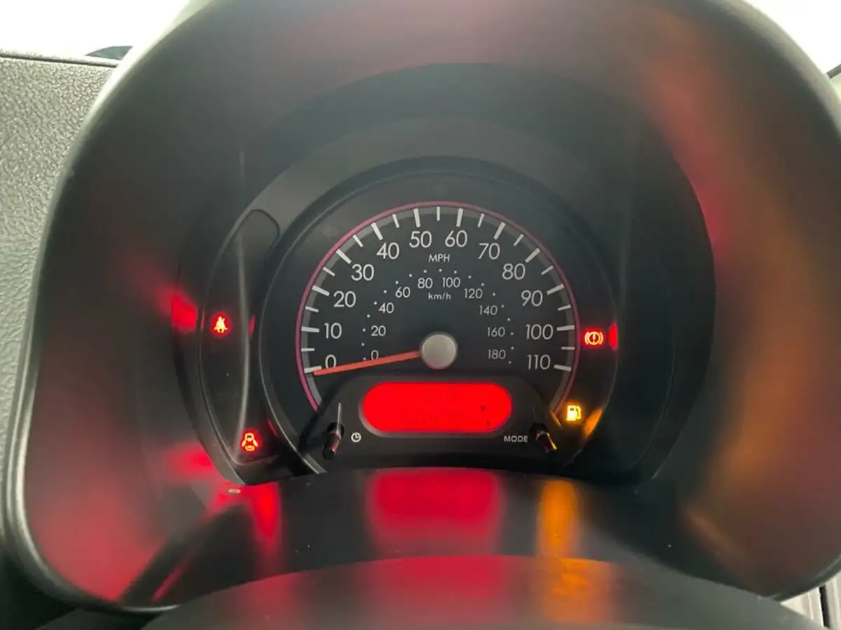 2013-suzuki-alto-10-sz-big-13