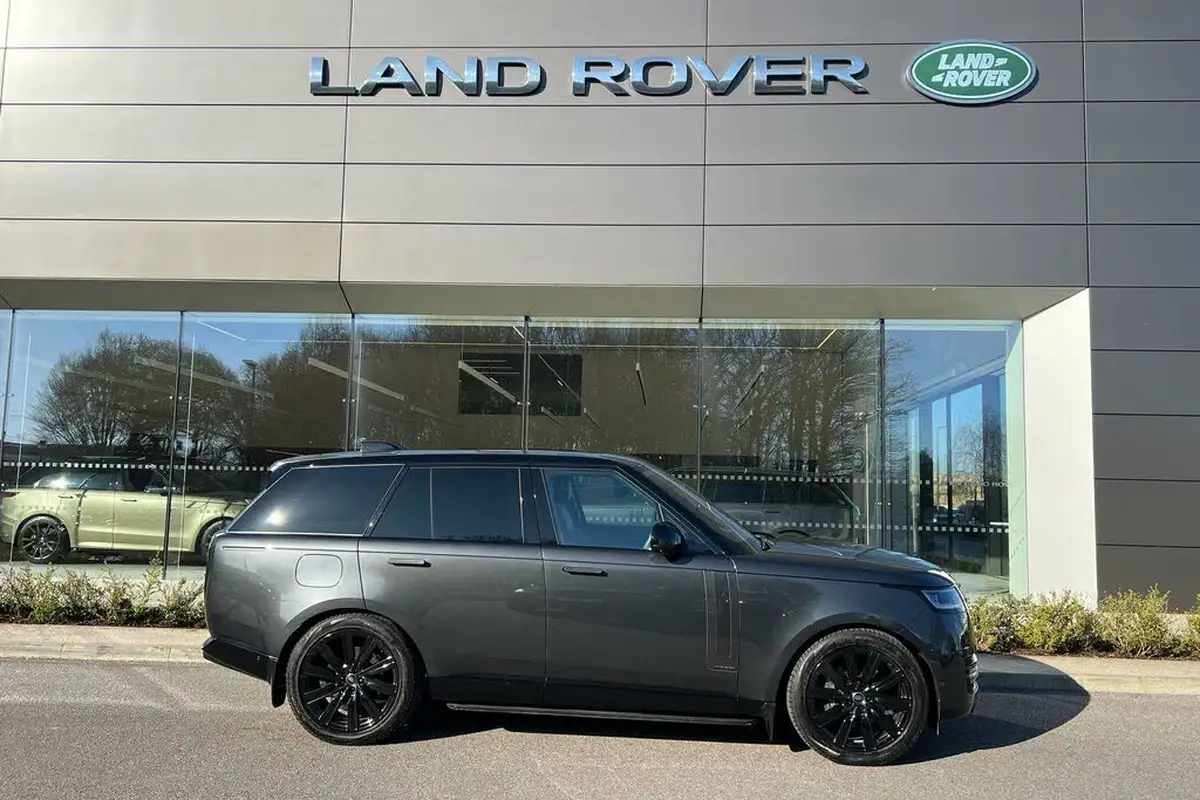 2023-land-rover-range-rover-30-d350-sv-big-1