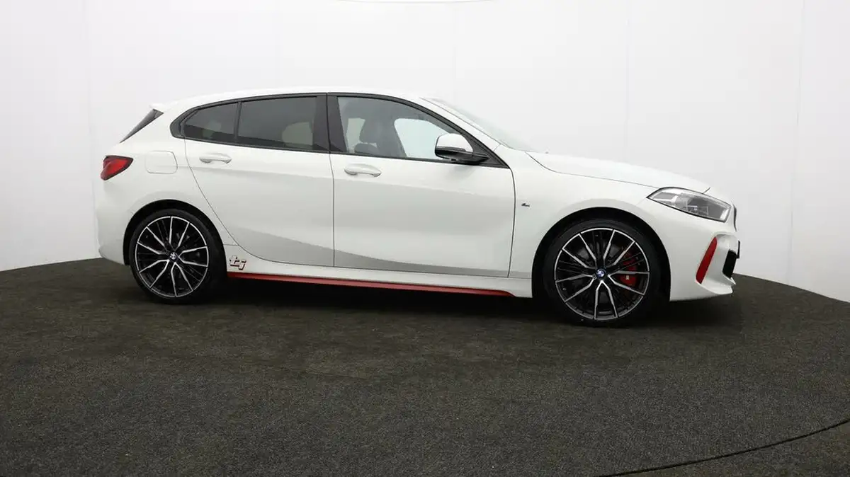2024-bmw-1-series-20-128ti-lcp-big-39