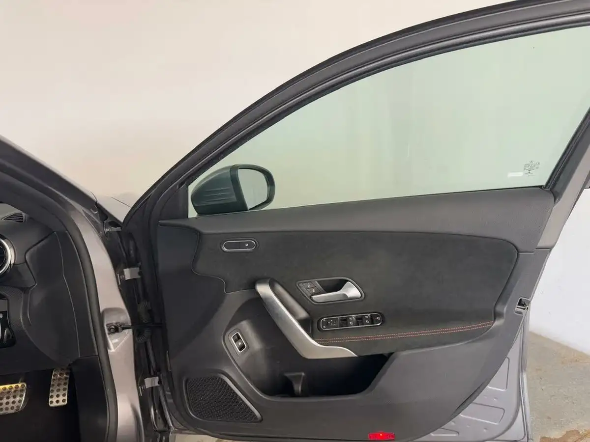 2021-mercedes-benz-a-class-13-a250e-amg-line-hatchback-5d-big-17