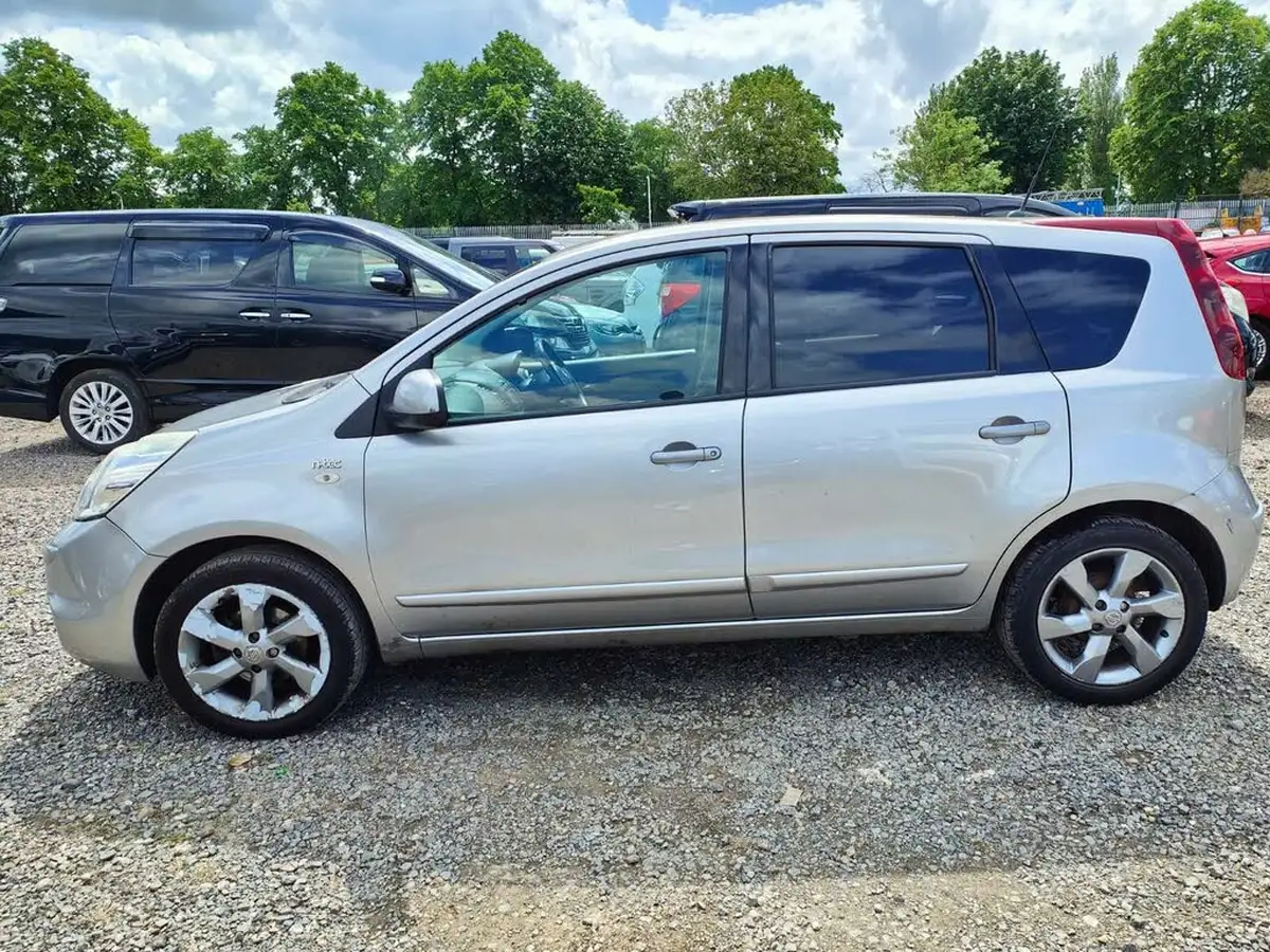 2011-nissan-note-14-n-tec-big-25