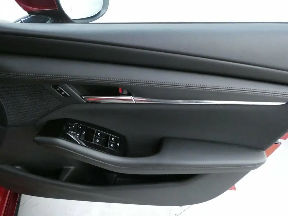 2022-mazda-mazda3-20-se-l-lux-186ps-hatchback-5d-big-22