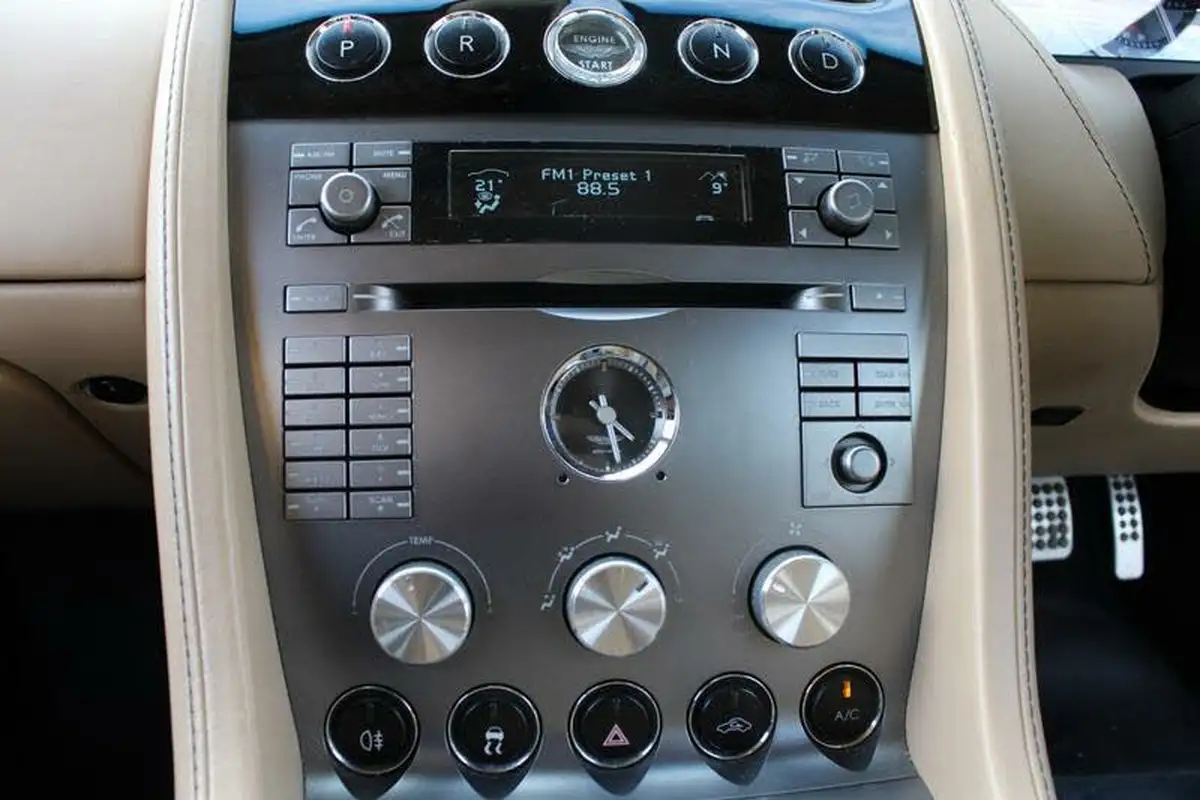 2008-aston-martin-db9-59-volante-touchtronic-ii-big-30