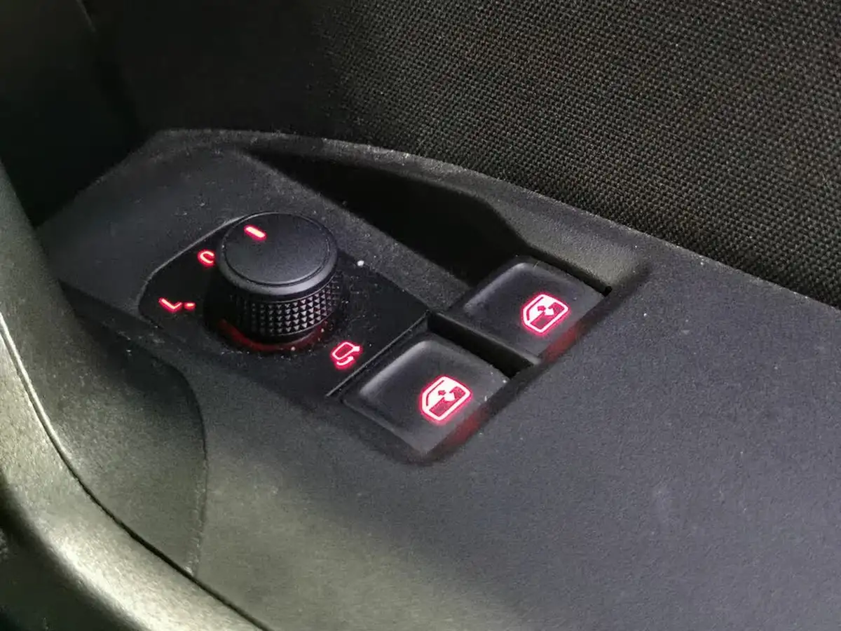 2019-seat-ibiza-10-mpi-fr-big-13