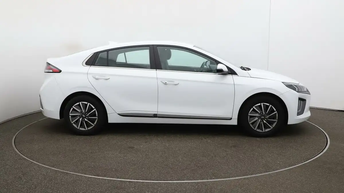 2022-hyundai-ioniq-e-premium-electric-big-41