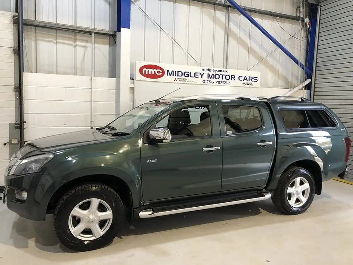 2015-isuzu-d-max-25td-yukon-double-pickup-big-3