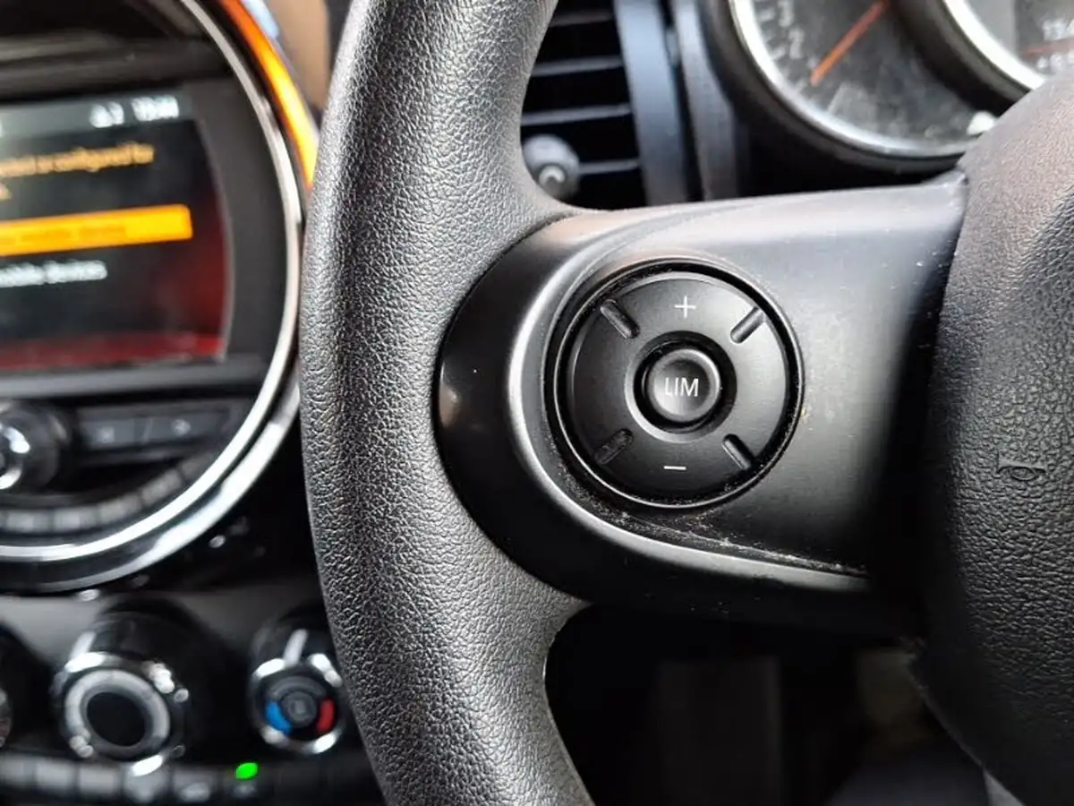 2020-mini-cooper-15-cooper-classic-nav-hatchback-3d-big-14