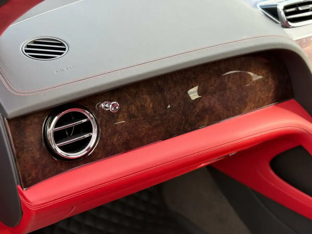 2022-bentley-bentayga-40-v8-big-14