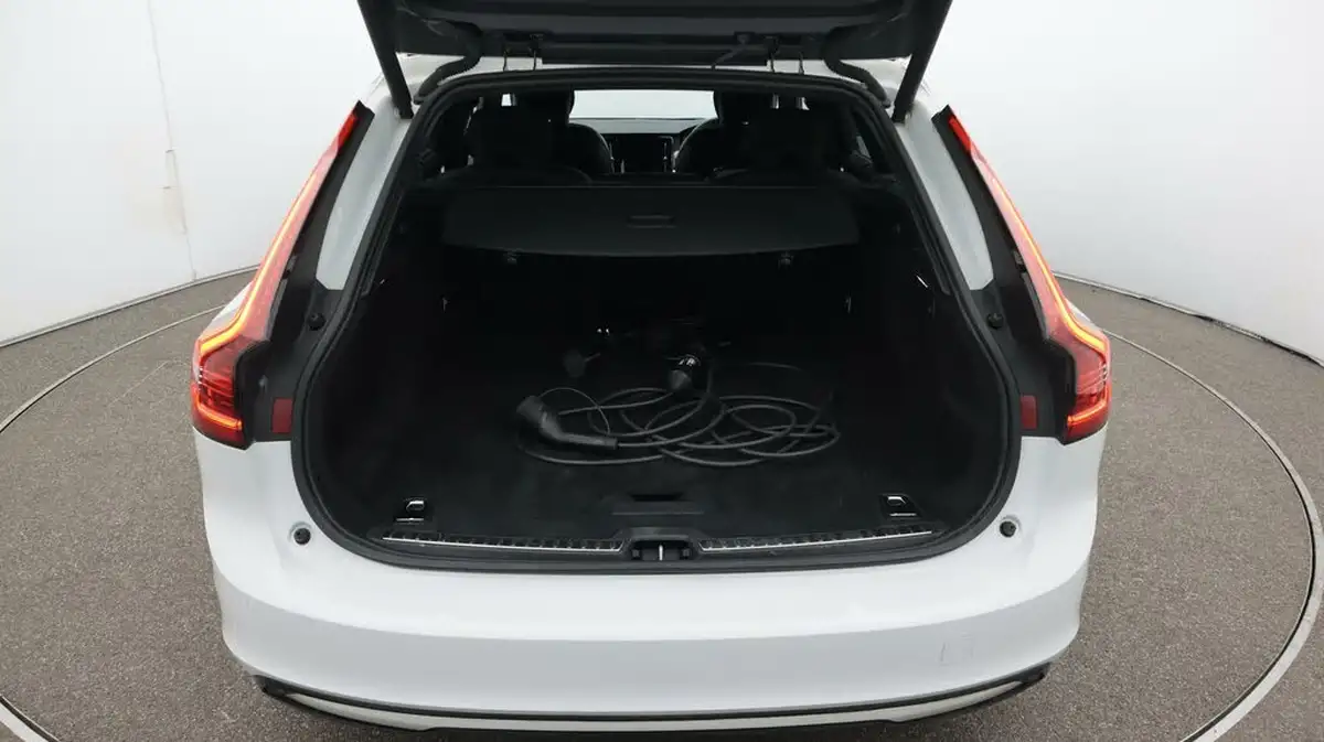 2021-volvo-v90-20-t6-r-design-350bhp-big-17