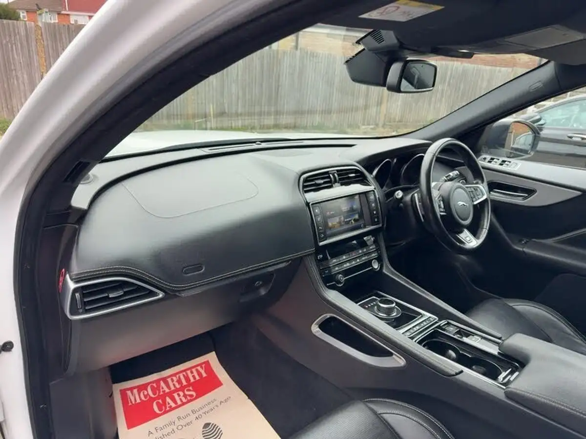 2018-jaguar-f-pace-20i-r-sport-250ps-awd-1997cc-big-22