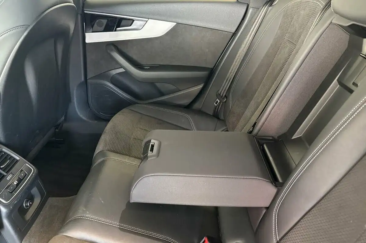 2020-audi-a4-avant-20-35-tdi-s-line-big-11