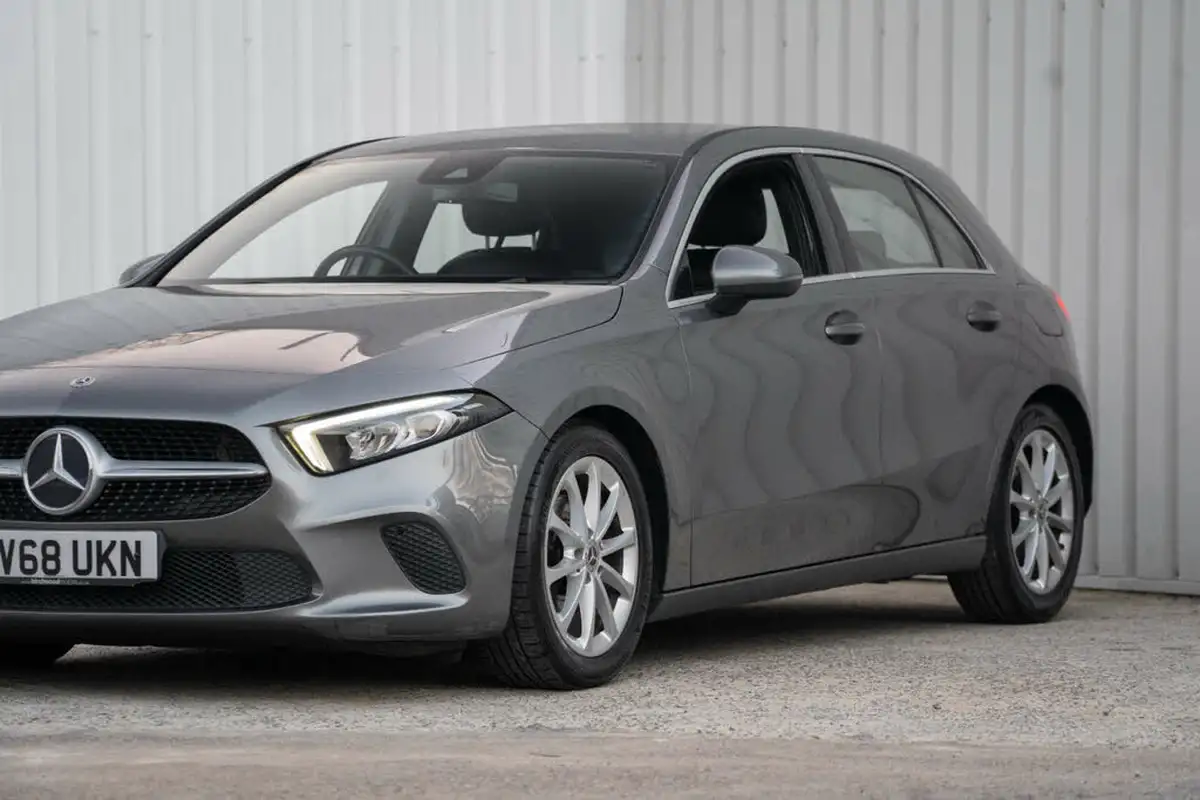 2018-mercedes-benz-a-class-15d-a180d-sport-116ps-ss-hatchback-5d-7g-dct-big-16