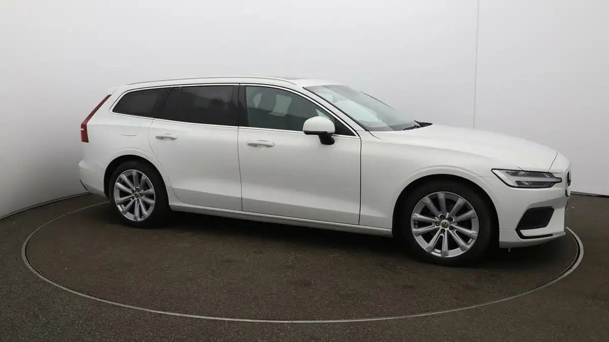 2020-volvo-v60-20td-b4-momentum-big-37