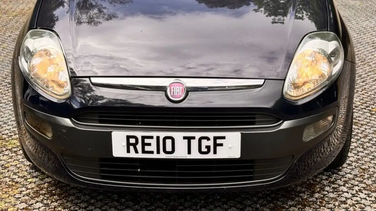2010-fiat-punto-evo-14-eleganza-big-24