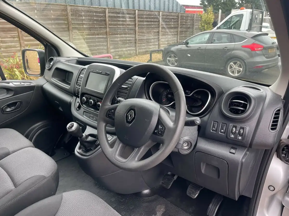 2021-renault-trafic-20dci-ll30-energy-120-business-panel-big-14