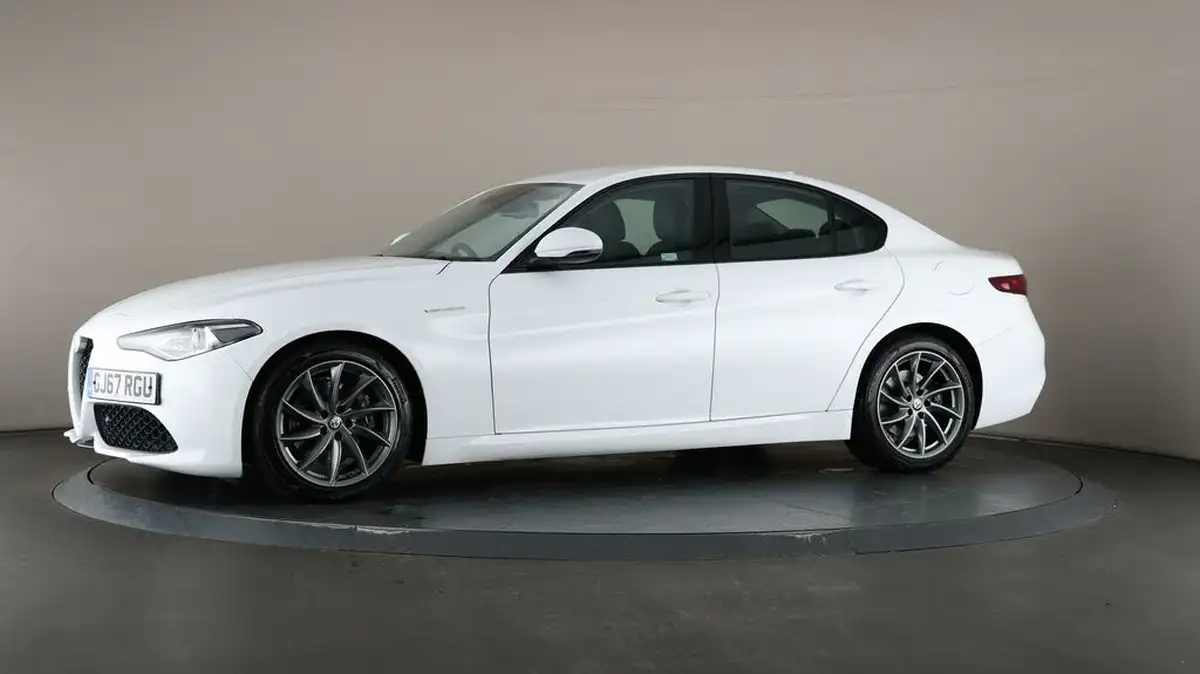 2017-alfa-romeo-giulia-20-veloce-big-33