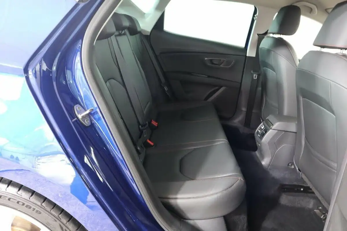 2019-seat-leon-20-tsi-fr-sport-hatchback-big-11