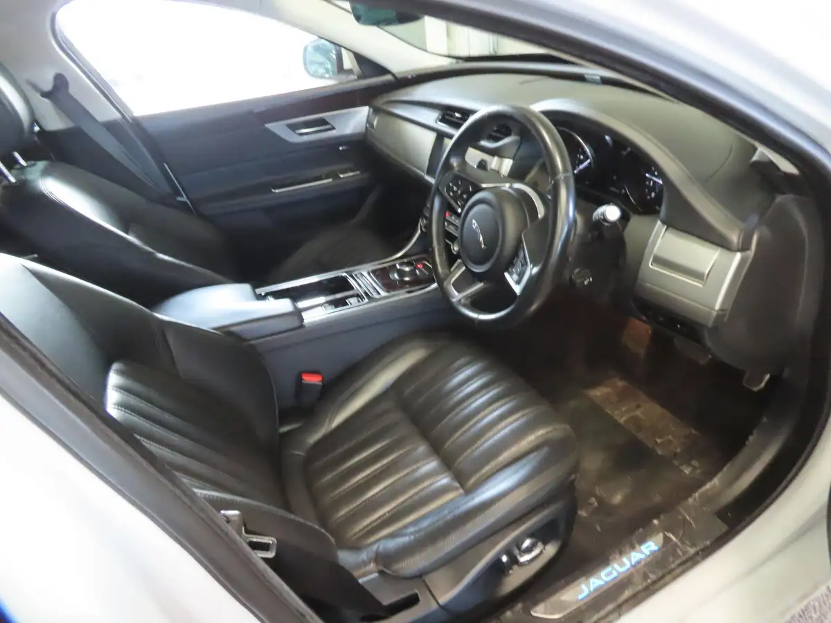 2020-jaguar-xf-20i-portfolio-249ps-ss-sportbrake-5d-big-6