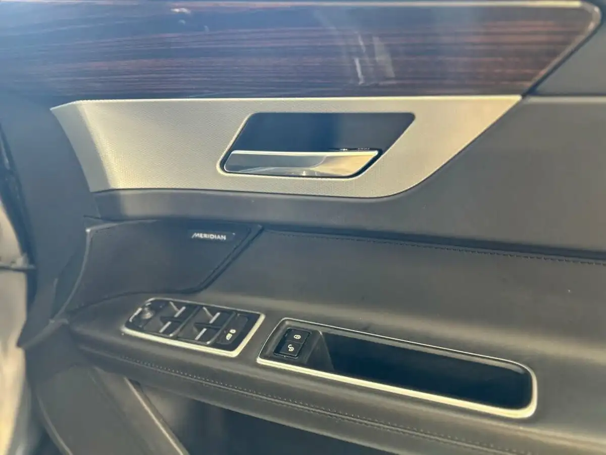 2018-jaguar-xf-20i-portfolio-249ps-sportbrake-5d-1997cc-big-34