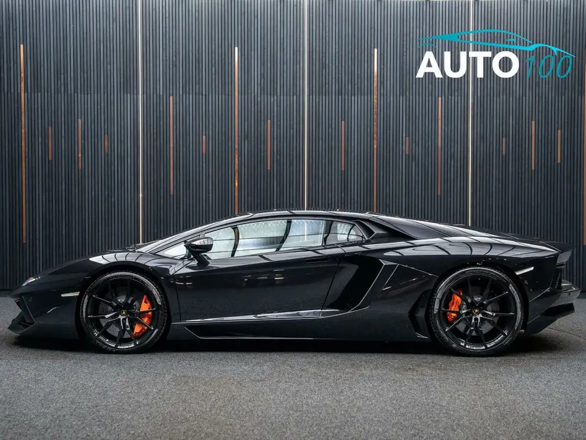 2014-lamborghini-aventador-65-lp-700-4-coupe-big-24