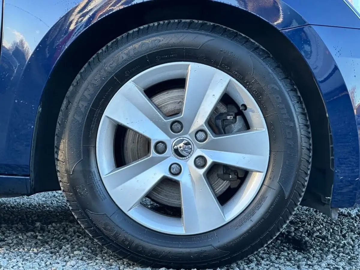 2017-skoda-superb-16tdi-estate-dsg-big-31