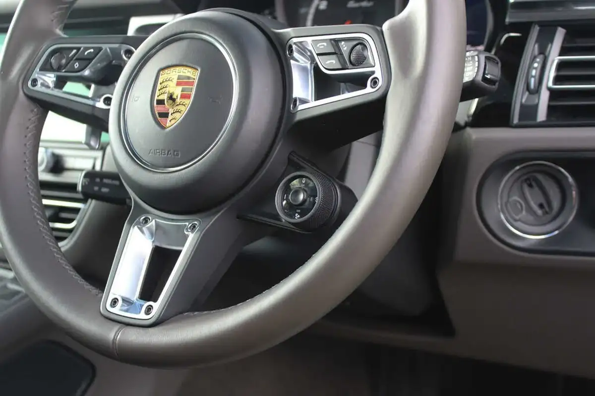 2020-porsche-macan-29-v6-turbo-big-33