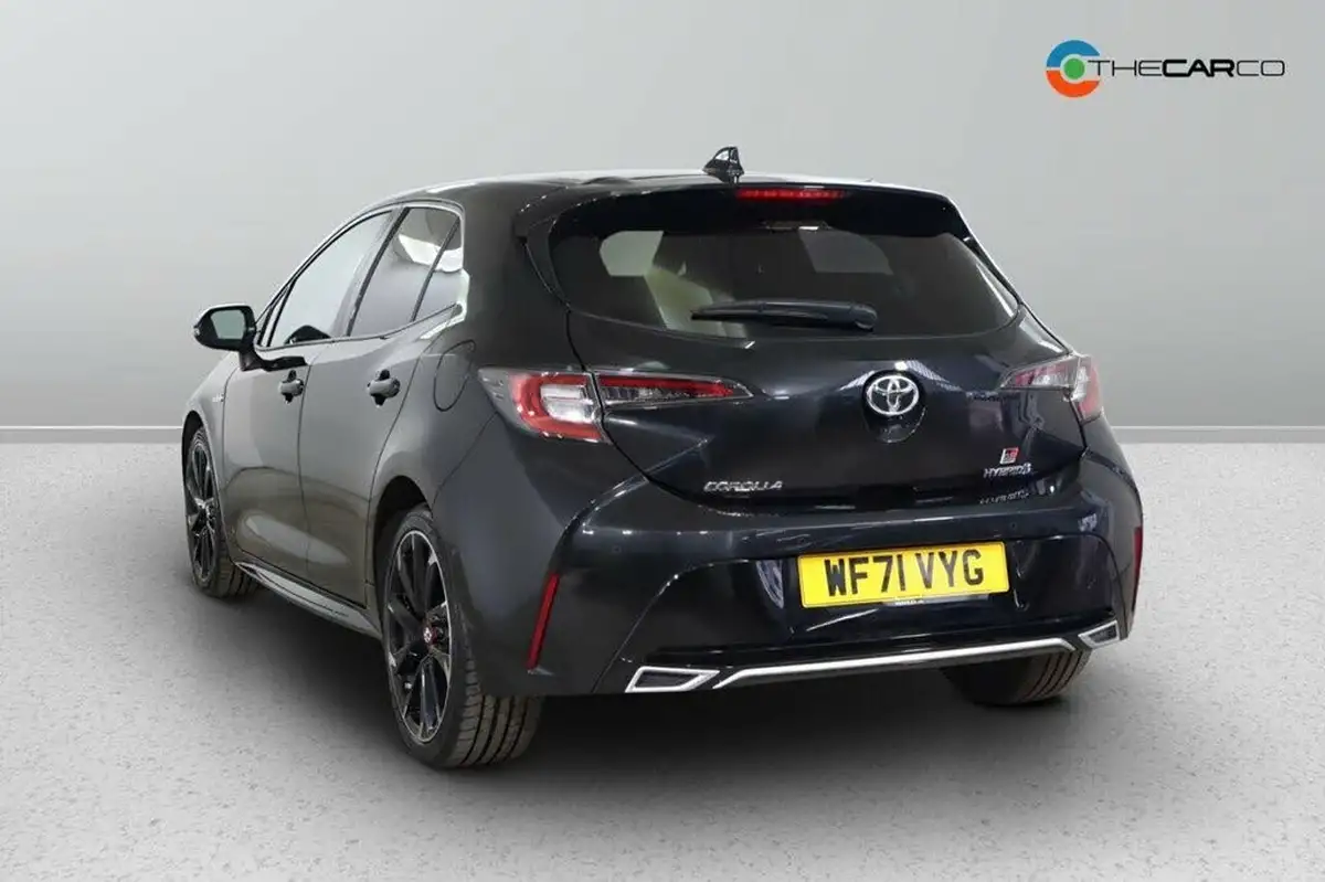 2021-toyota-corolla-18-vvt-i-gr-sport-trk-hatchback-big-5
