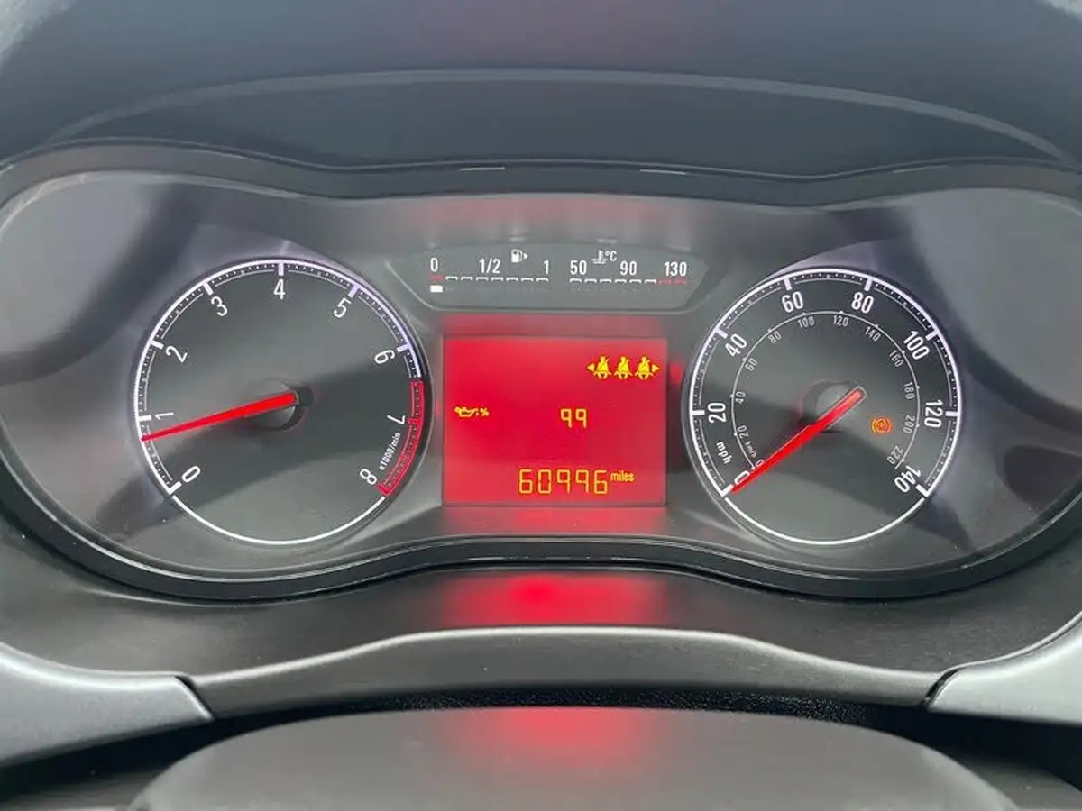2015-vauxhall-corsa-12-life-5d-big-23