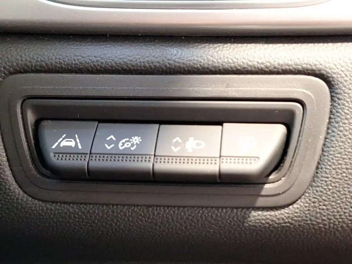 2024-renault-captur-16-techno-160ps-plug-in-big-17