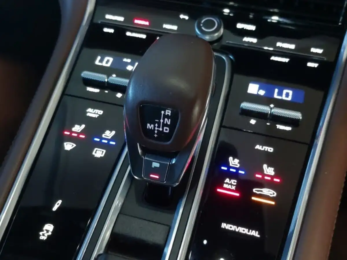 2021-porsche-panamera-30-4-e-hybrid-sport-turismo-big-16