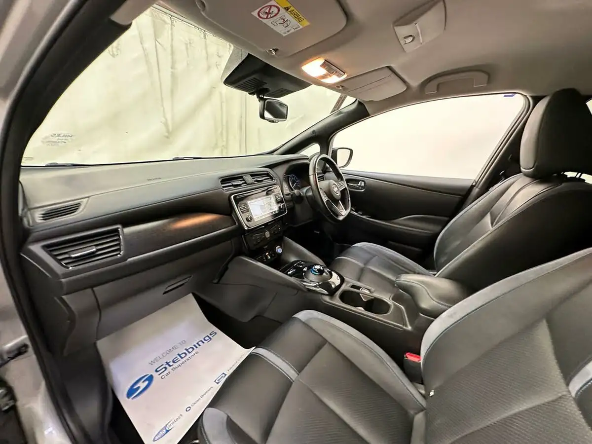 2018-nissan-leaf-e-tekna-110kw-big-22