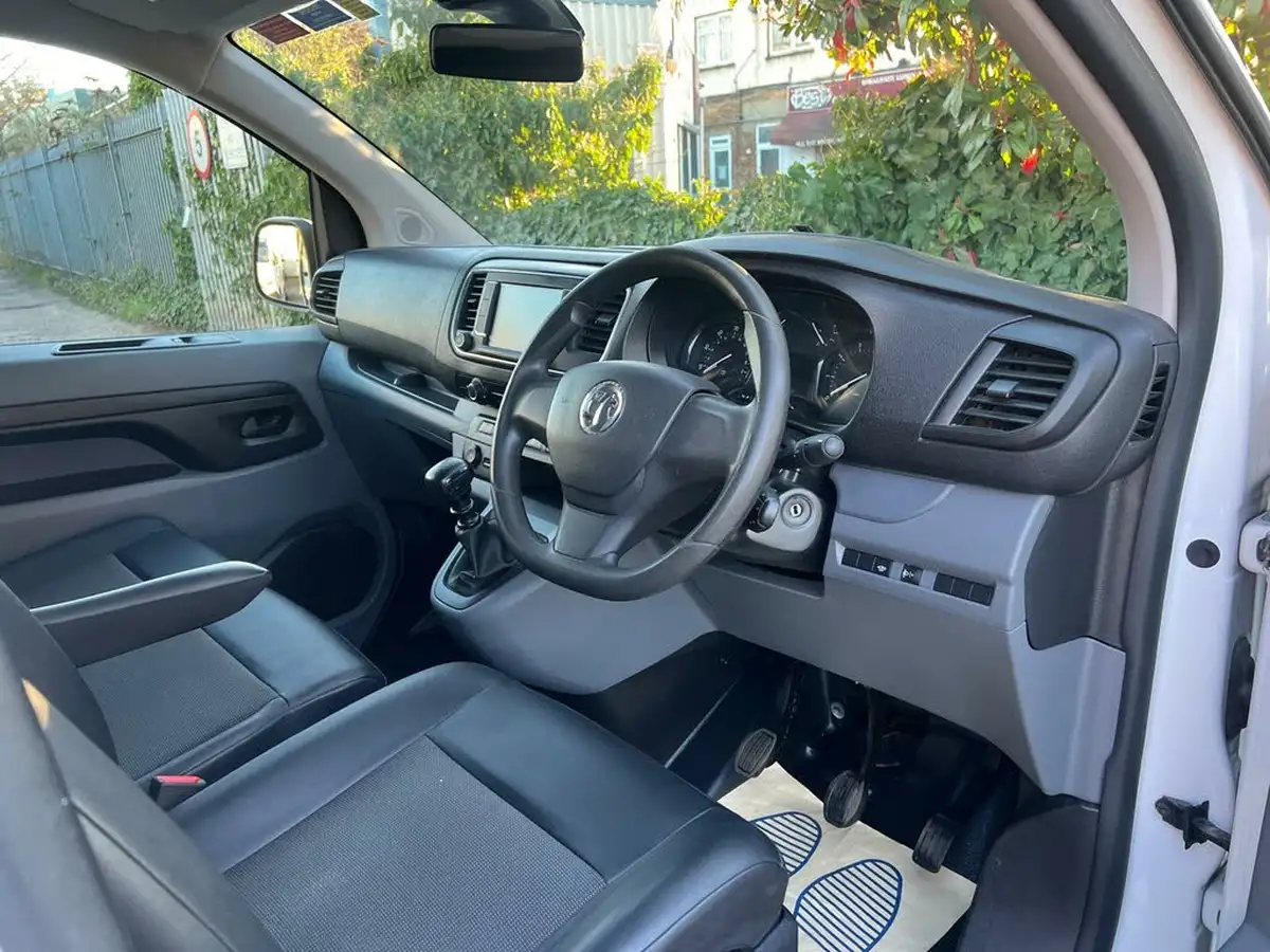 2020-vauxhall-vivaro-15td-2900-l2h1-sportive-big-15