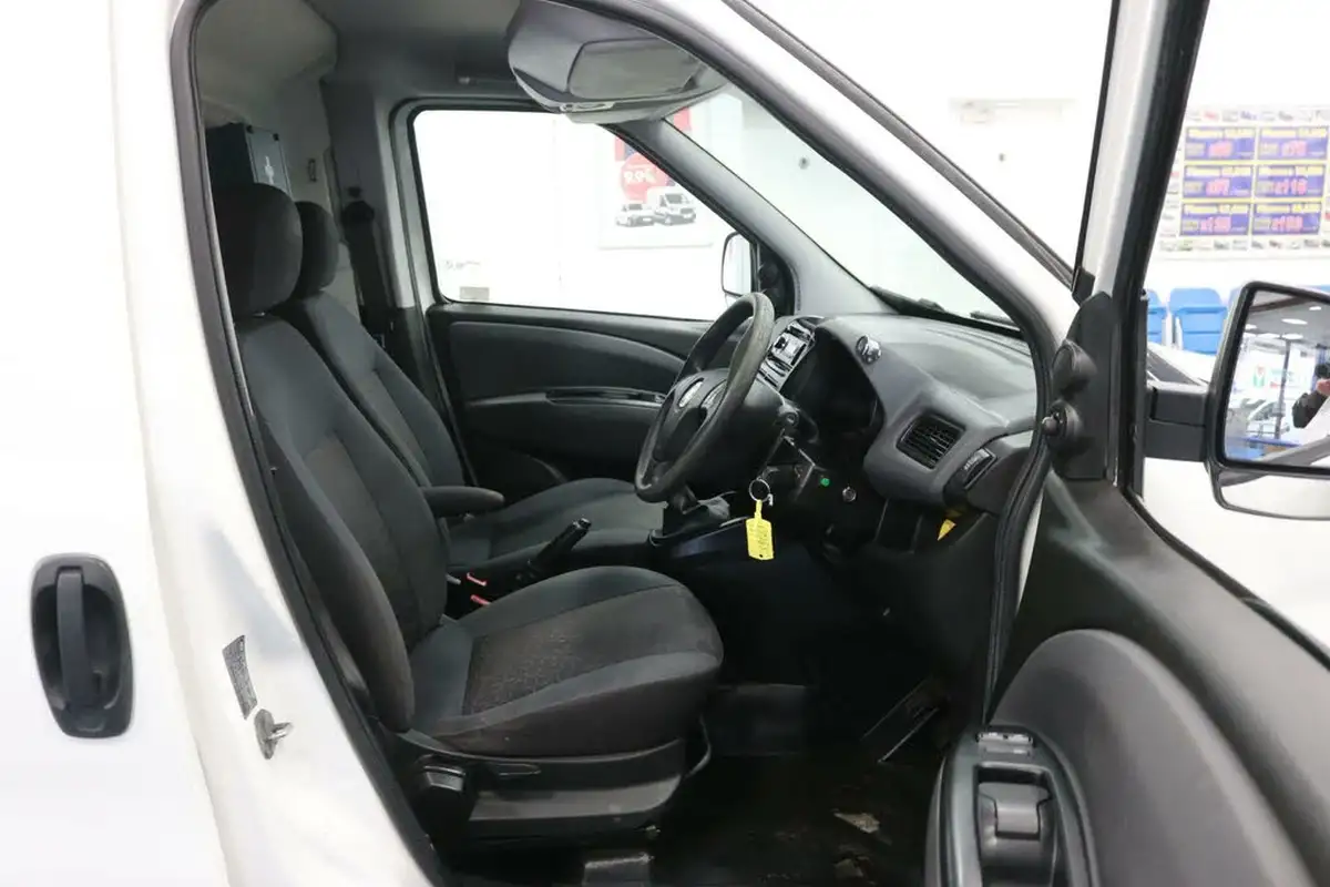 2013-fiat-doblo-cargo-13td-maxi-sx-big-9