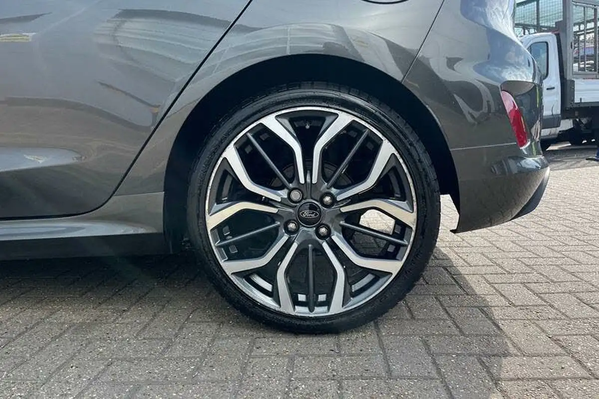 2022-ford-fiesta-10t-st-line-vignale-125ps-hybrid-mhev-5d-big-7