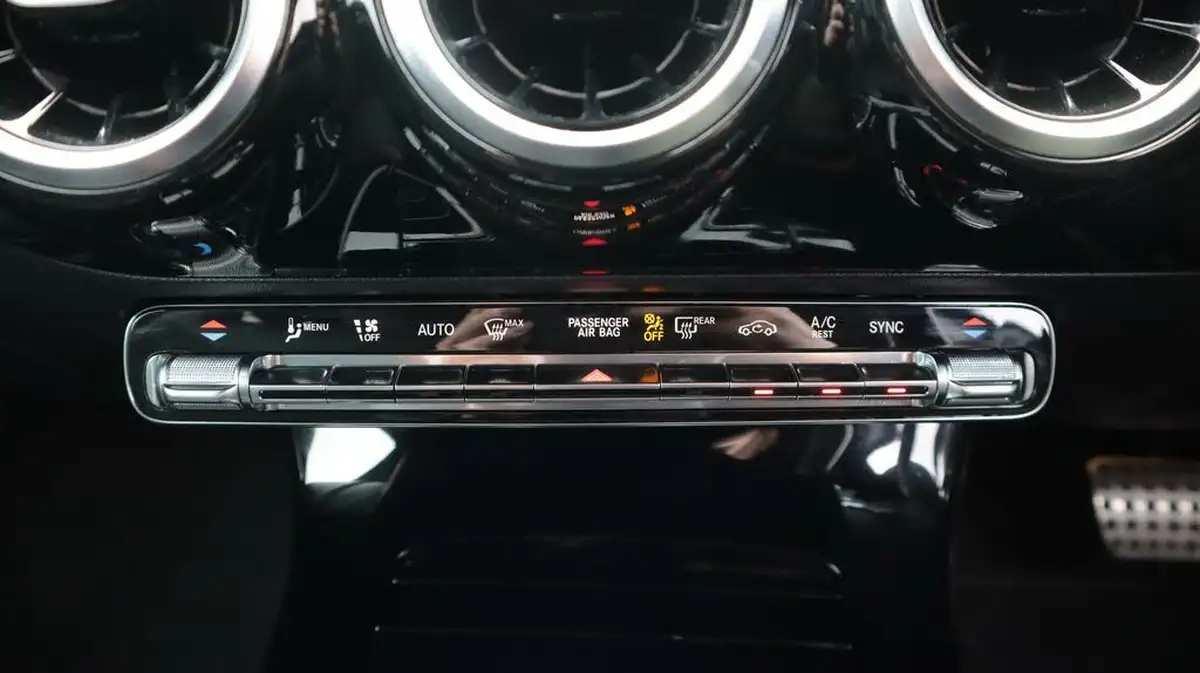 2020-mercedes-benz-a-class-13-a200-amg-line-executive-hatchback-5d-7g-dct-big-12
