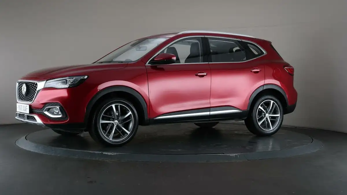 2021-mg-hs-15t-gdi-exclusive-162ps-big-39