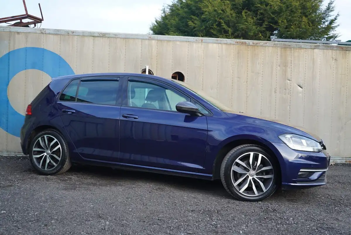 2017-volkswagen-golf-16tdi-gt-ss-hatchback-5d-big-31