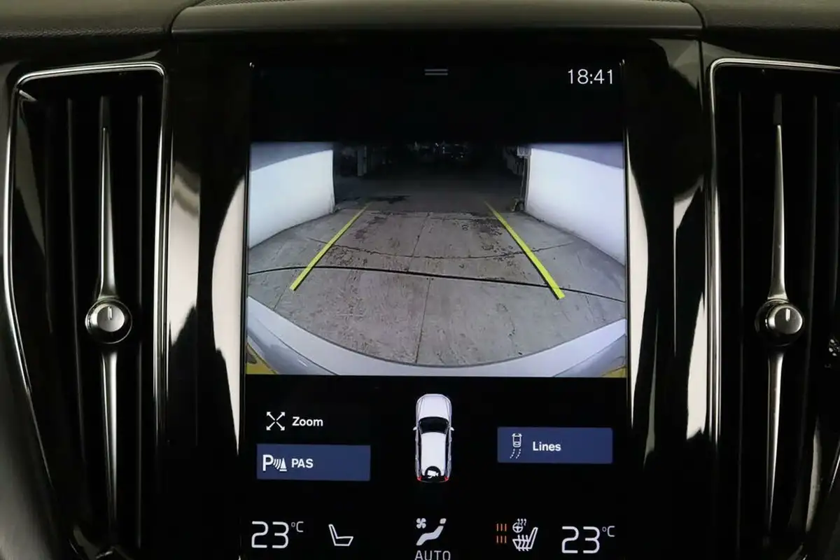 2018-volvo-xc60-20td-d4-momentum-4x4-big-40