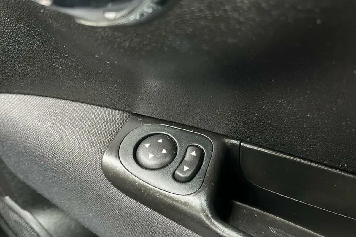 2019-fiat-500-12-lounge-ss-big-38