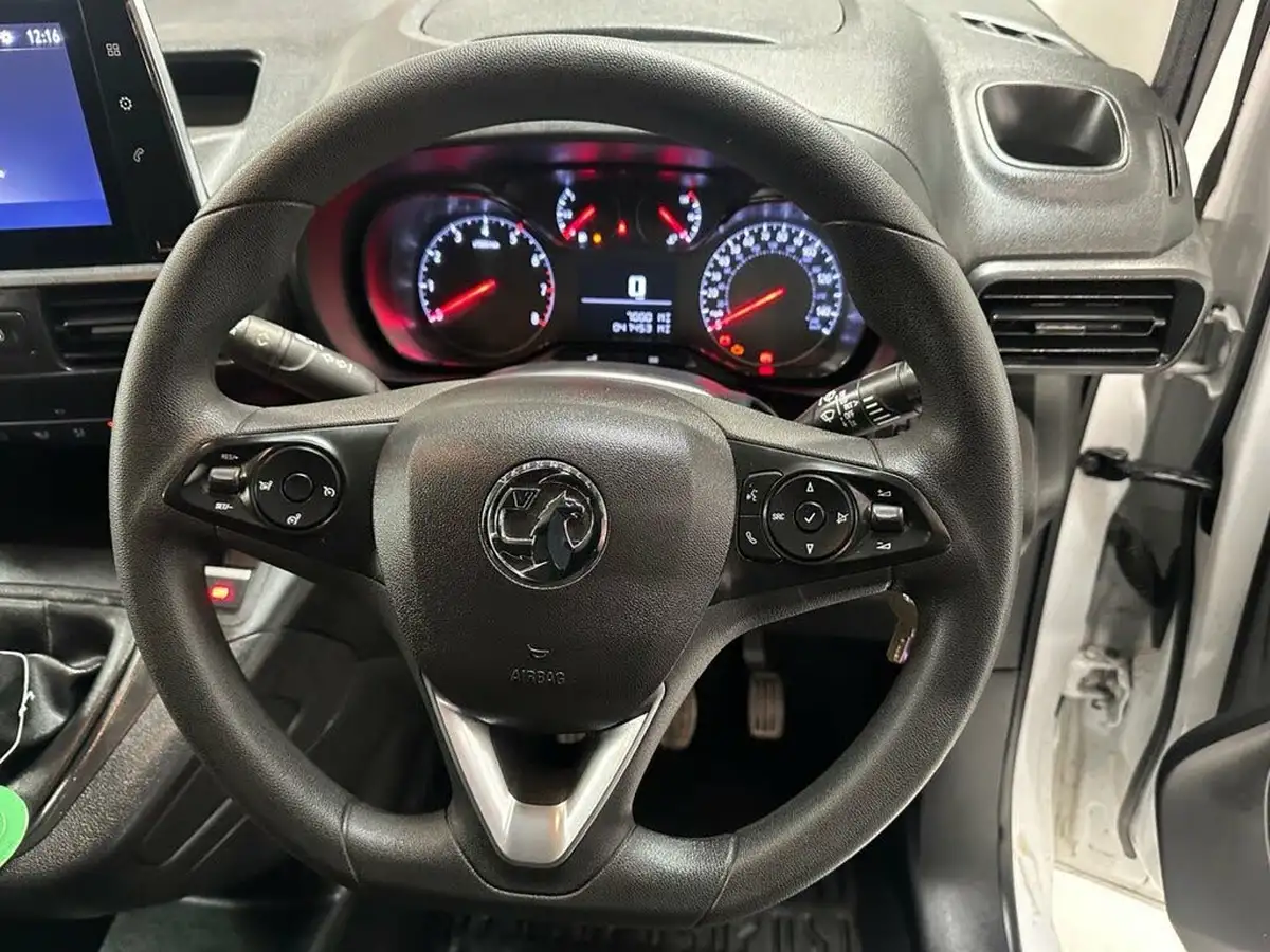 2022-vauxhall-combo-15cdti-sportive-2300-100pseu6d-l2h1-big-14