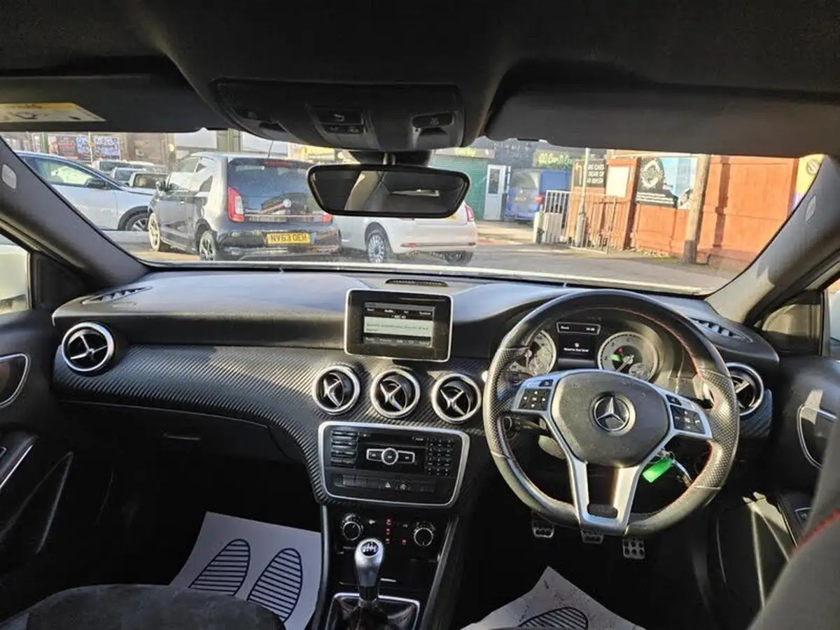 2015-mercedes-benz-a-class-21cdi-a200-amg-sport-big-16
